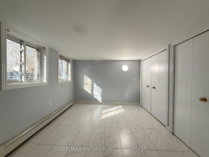Property Photo:  288 Scott Street Lower  ON L2N 1J3 