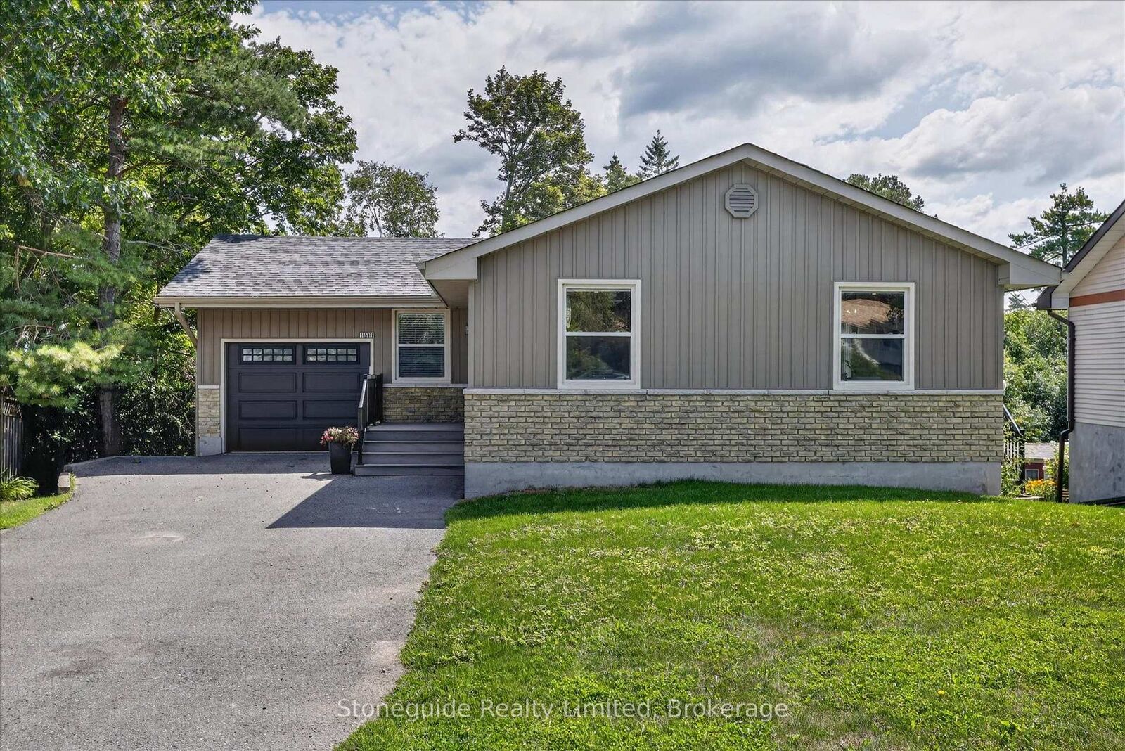 Property Photo:  1261 Pulpit Road  ON K9K 1H4 