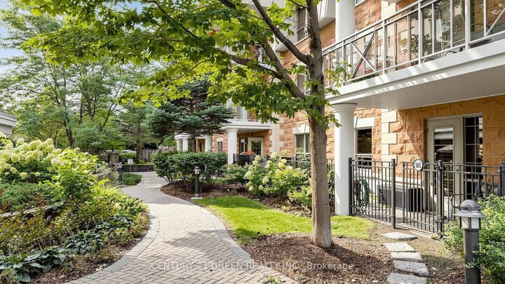 Property Photo:  830 Scollard Court 311  ON L5V 0A2 