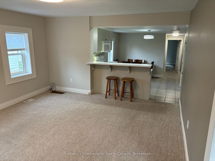 Property Photo:  303 Oak Street  ON L9Y 2Y2 
