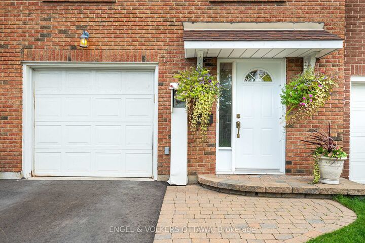 Property Photo:  1793 Axminster Court 34  ON K1C 1Z5 