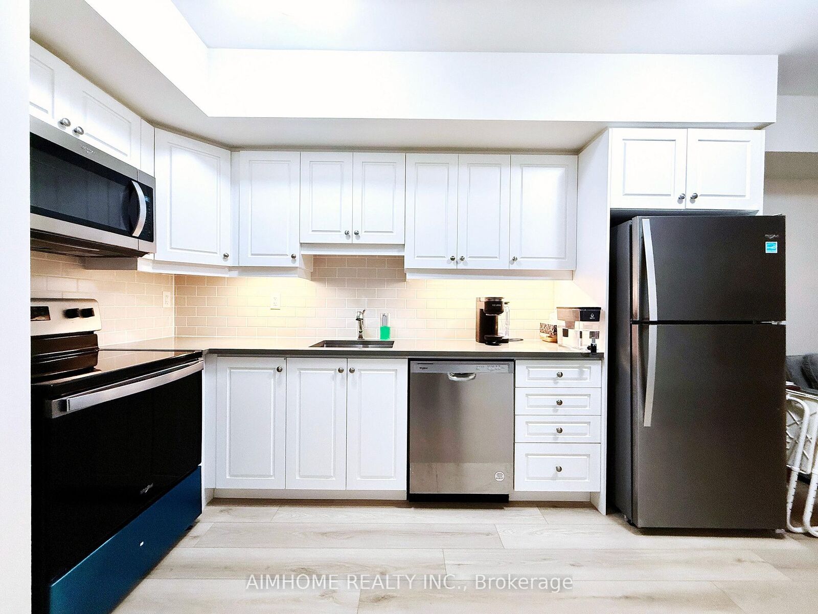 Property Photo:  58 Elizabeth Street S 2203  ON L4C 5W2 
