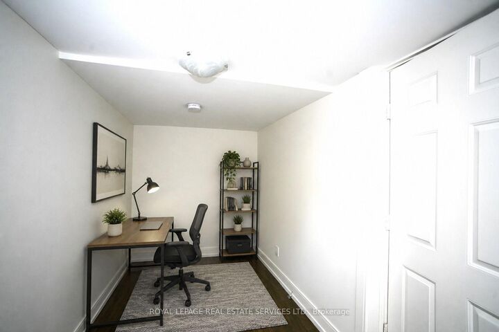 Property Photo: 506 Manning Avenue Lower ON M6G 2V7