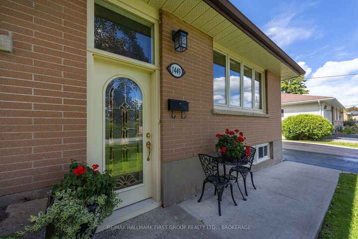 Property Photo:  1449 Avondale Crescent  ON K7P 2V3 