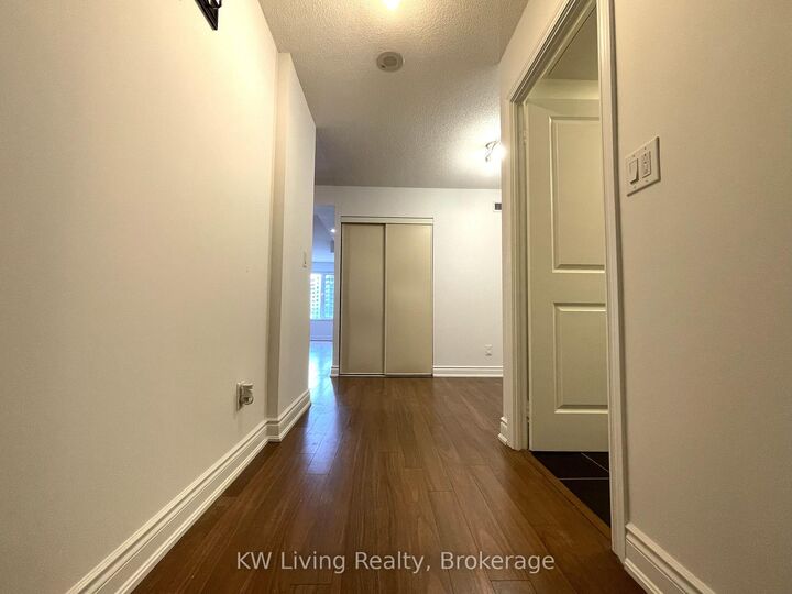 Property Photo:  233 South Park Road 501  ON L3T 0B3 