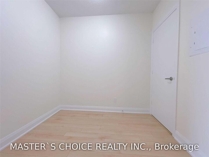 Property Photo:  68 Canterbury Place 1607  ON M2N 0H8 
