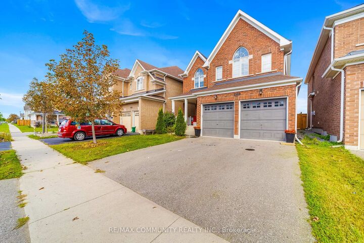 Property Photo:  1169 Greenhill Avenue  ON L1K 0X8 