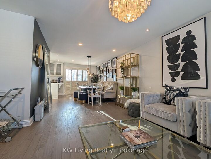 Property Photo:  12 Munford Crescent  ON M4B 1C1 