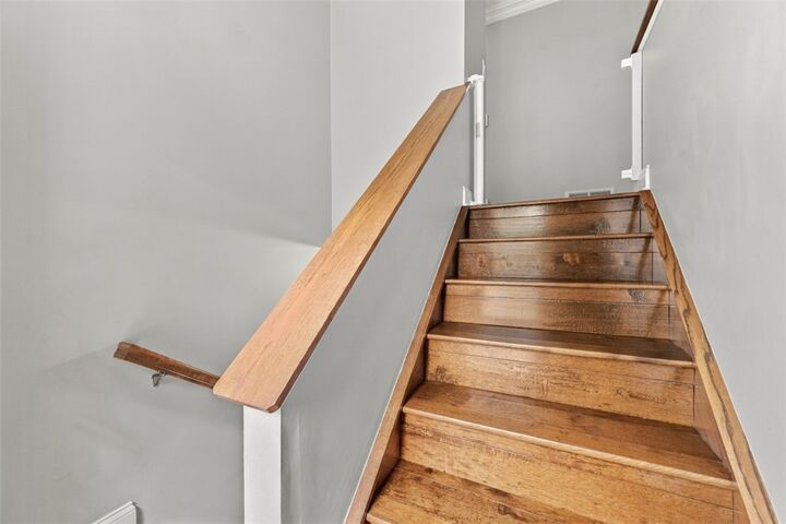 Property Photo: 98 Sunridge Dr. PA 15042