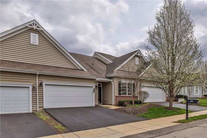 Property Photo:  254 Patriot Ln  PA 15042 