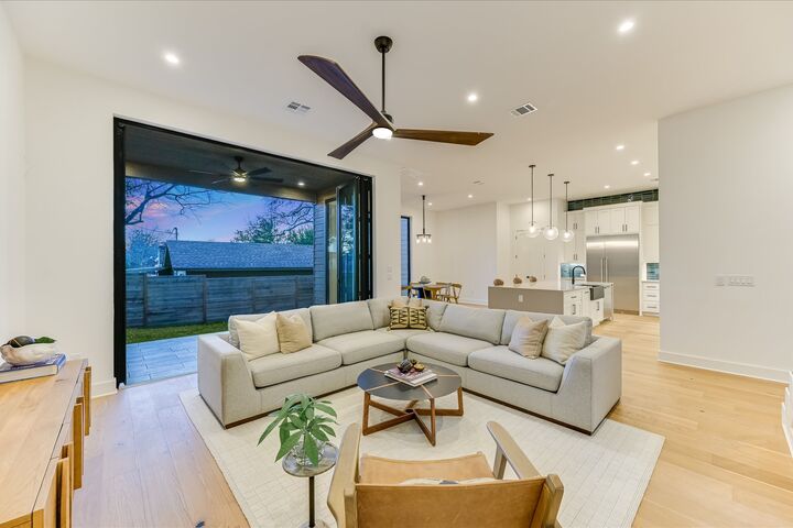 Property Photo:  2401 Trailside Drive B  TX 78704 