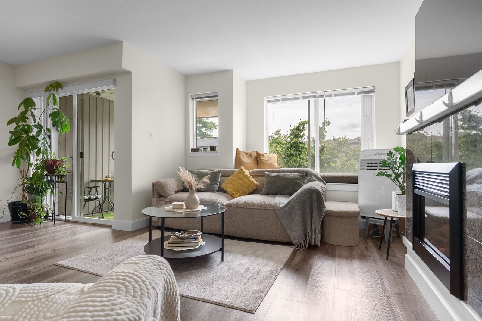 Property Photo: 7370 Stride Avenue 22 BC V3N 5E6