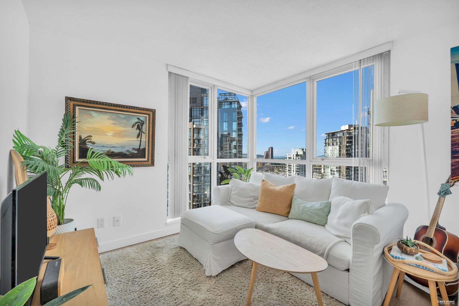 Property Photo: 1408 Strathmore Mews 3005 BC V6Z 3A9