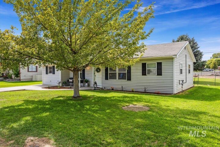 Property Photo:  415 Adams Street  ID 83301 