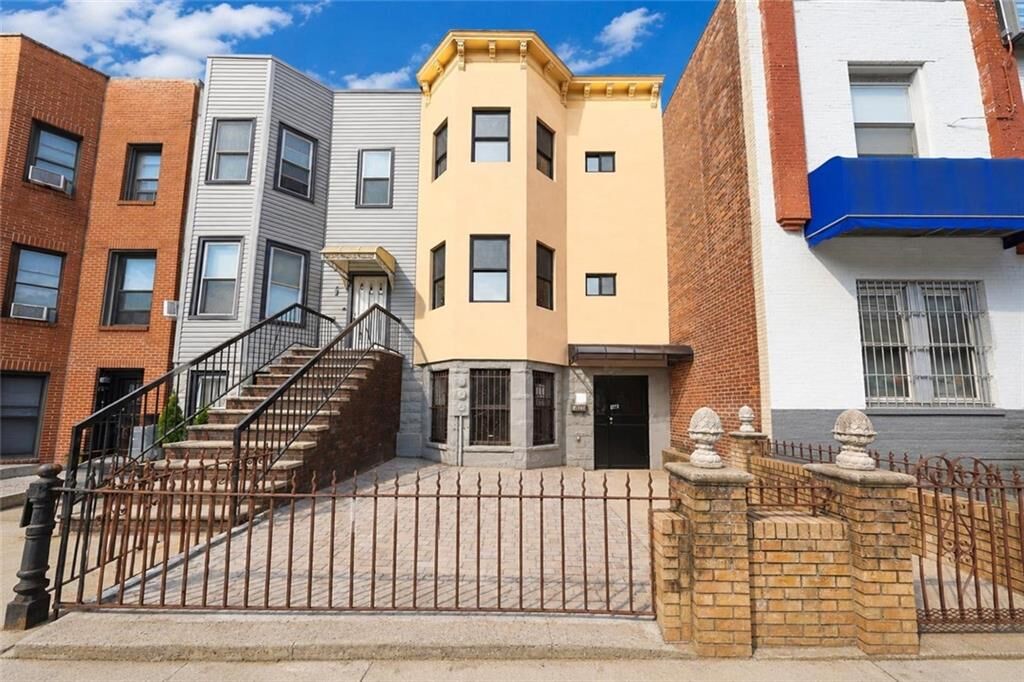 Property Photo:  320 Bay Ridge Parkway  NY 11209 
