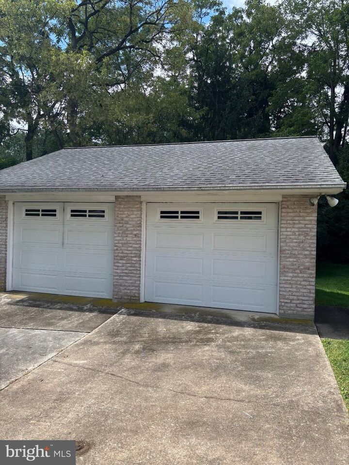 Property Photo: 401 Noble Street PA 17042