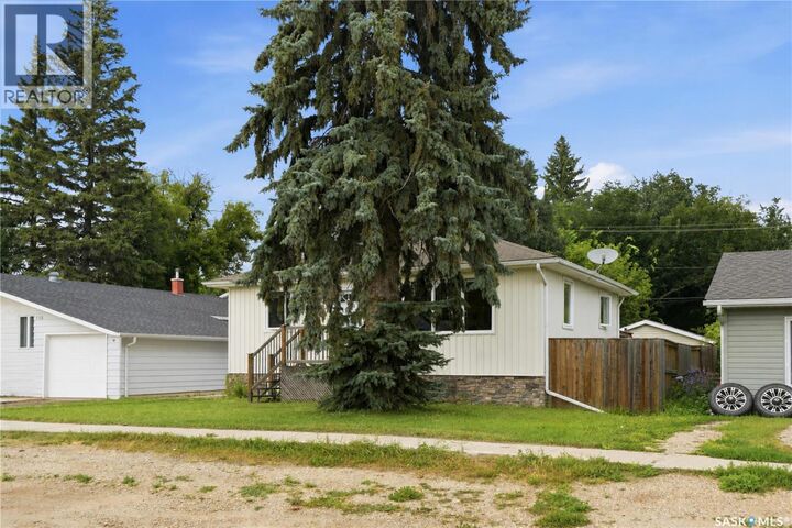 Property Photo: 111 3rd Street SK S0K 1X0