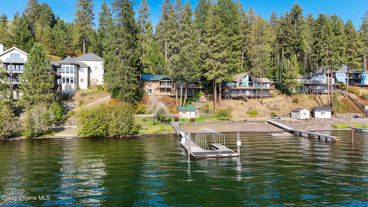 Property Photo: 428 E Beachhouse Ln ID 83833