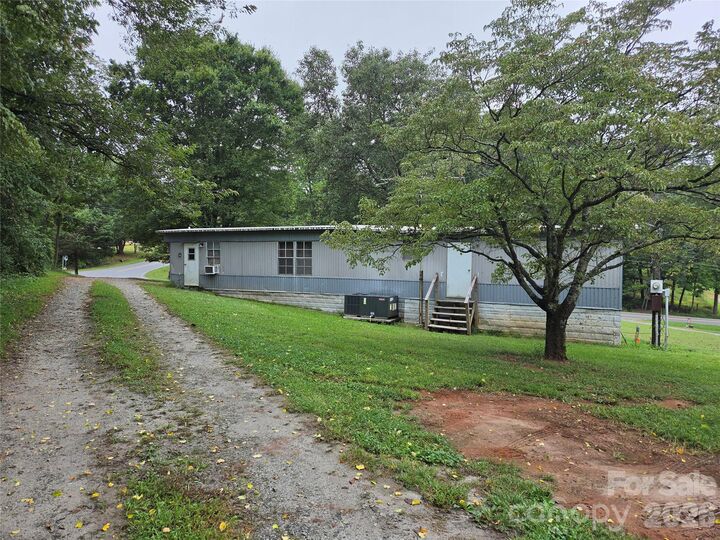 Property Photo:  2116 Fox Mountain Road  NC 28722 