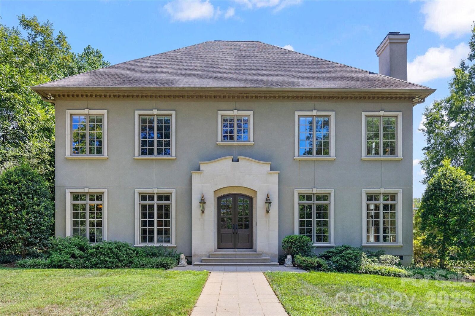 Property Photo: 925 Harvard Place NC 28207
