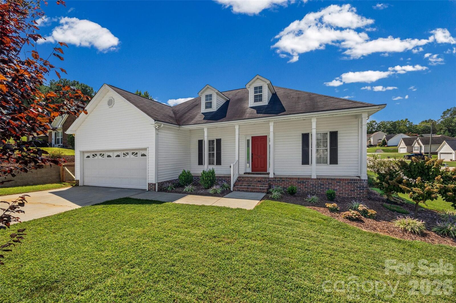 Property Photo:  701 Peregrine Court  NC 28056 