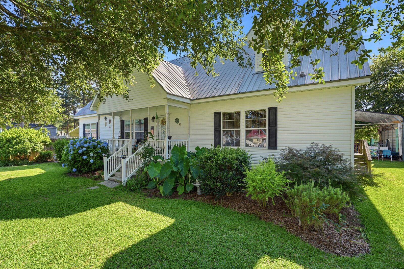 Property Photo:  116 Sparrow Street  SC 29431 