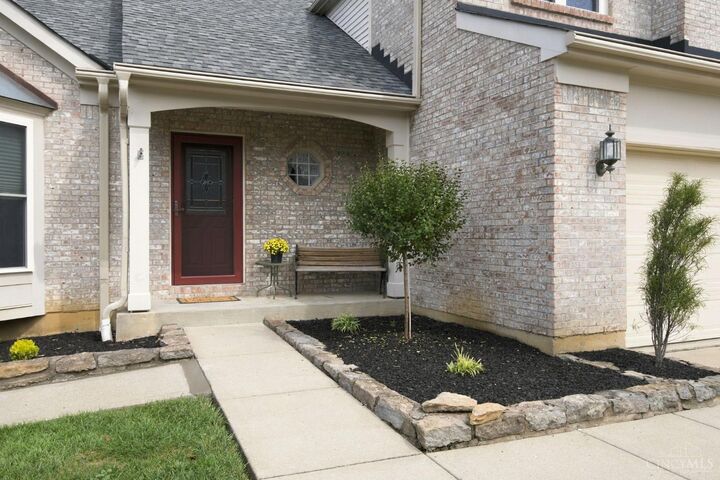 Property Photo: 710 Rosewynne Court OH 45002