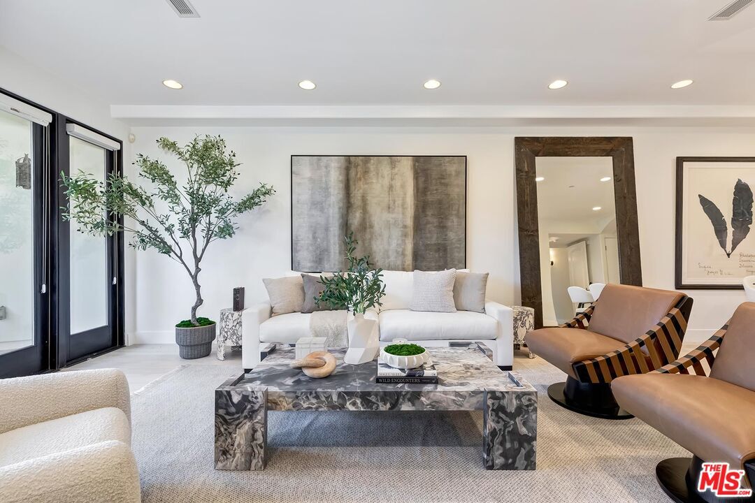 Property Photo: 11715 Chenault St, Unit 102 CA 90049