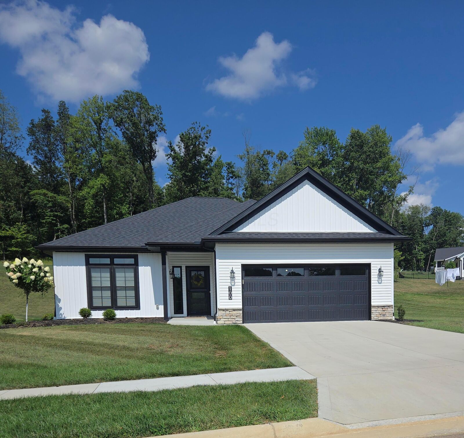 Property Photo: 100 Roanoke Street OH 43050