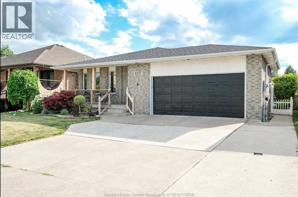 Property Photo:  1237 Kenwick Way  ON N9H 2G6 