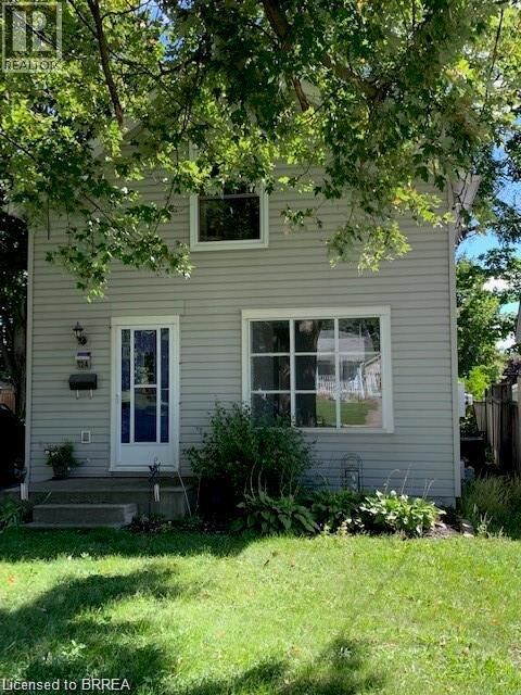 Property Photo:  124 Metcalfe Street South  ON N5C 1M7 