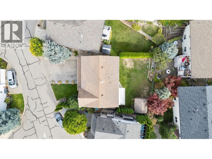 Property Photo:  801 20 Street Northeast 16  BC V1E 2R7 