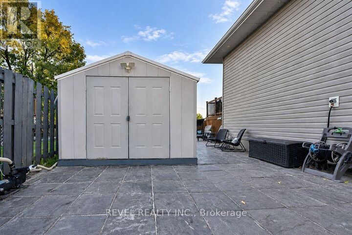 Property Photo:  441 Kellyann Drive  ON P4P 1G9 