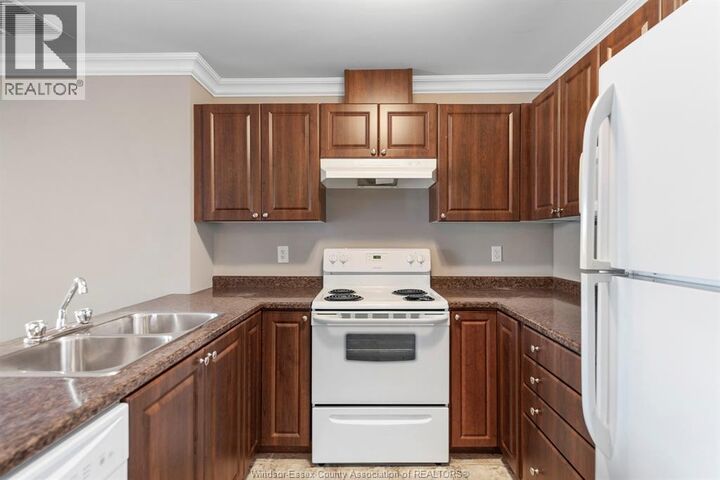 Property Photo:  2650 Sandwich West Parkway 301  ON N9H 0A7 