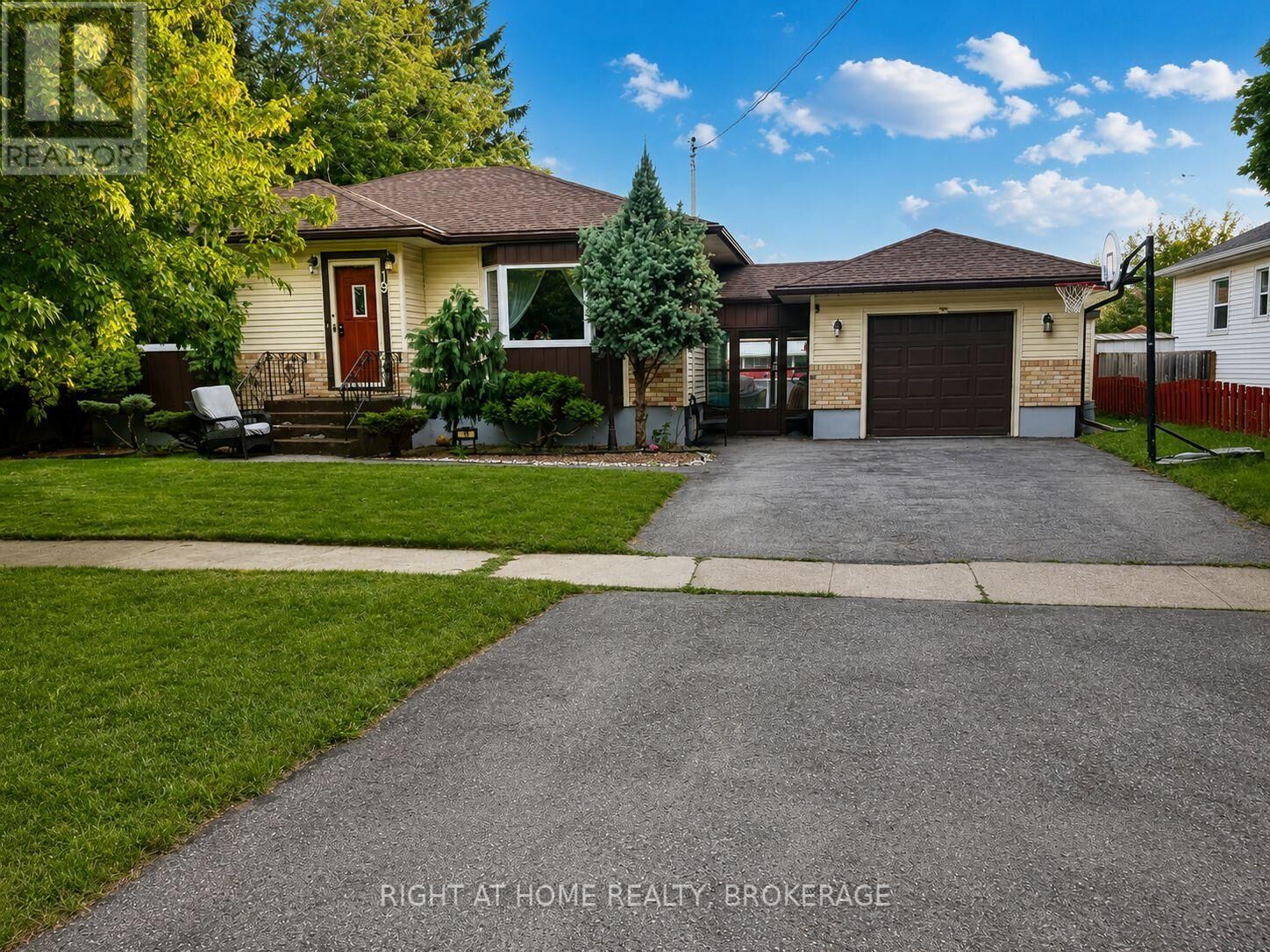 Property Photo: 19 White Street ON L2N 1Z3