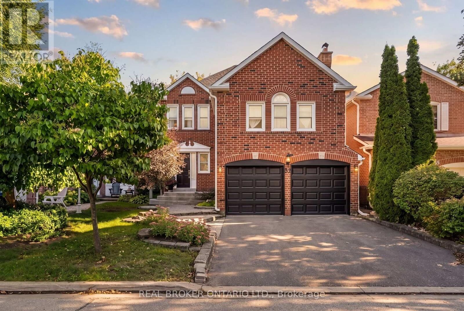 Property Photo:  37 Jessica Gardens  ON L4J 3G1 