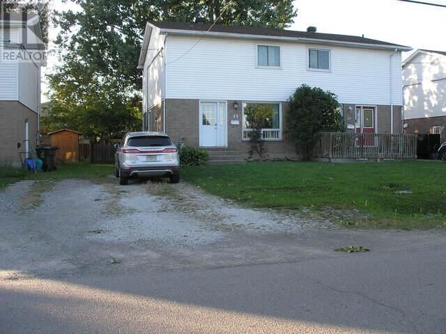 Property Photo:  35 Broadview Dr  ON P6C 5T3 