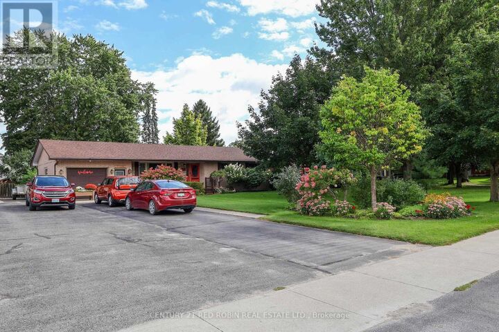 Property Photo: 359 Oak Avenue ON N7G 3A9