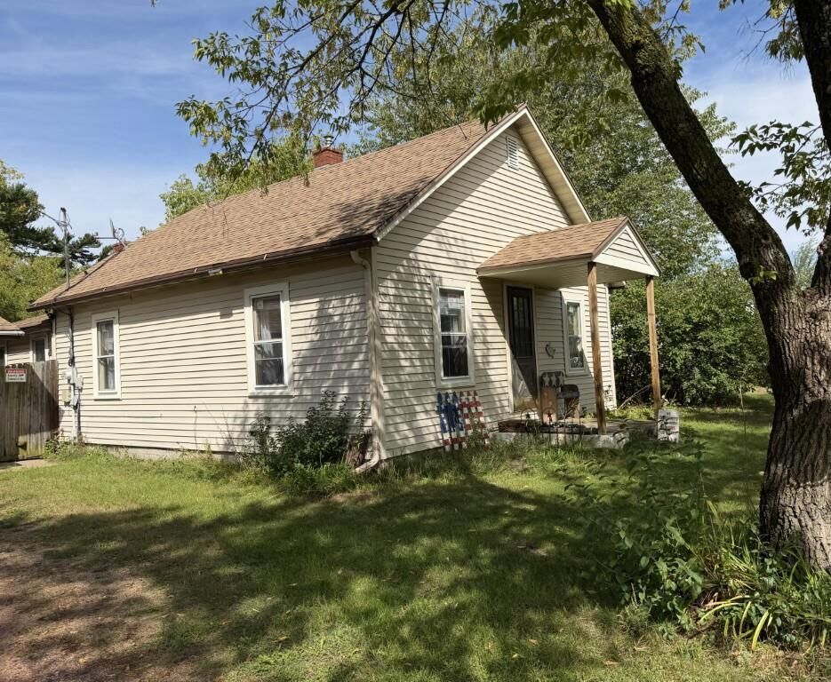 Property Photo:  1100 Pine Street  WI 54476 