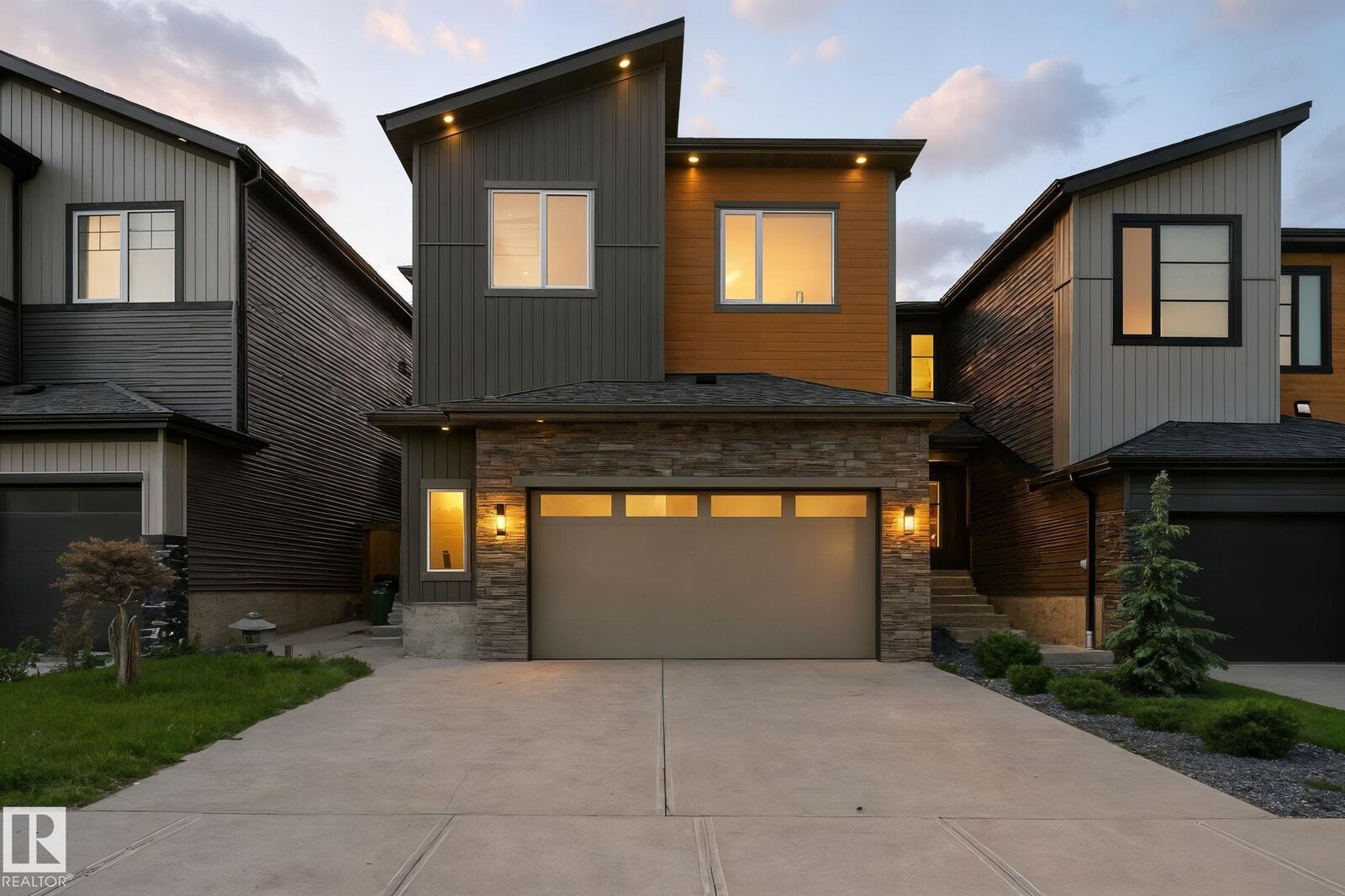 Property Photo:  1048 Goldfinch Way NW  AB T5S 0R2 