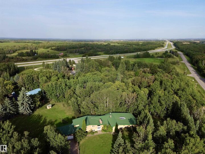 Property Photo:  53001 Rge Road 14  AB T0E 0H0 