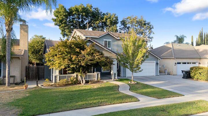 Property Photo:  914 W Russell Avenue  CA 93277 