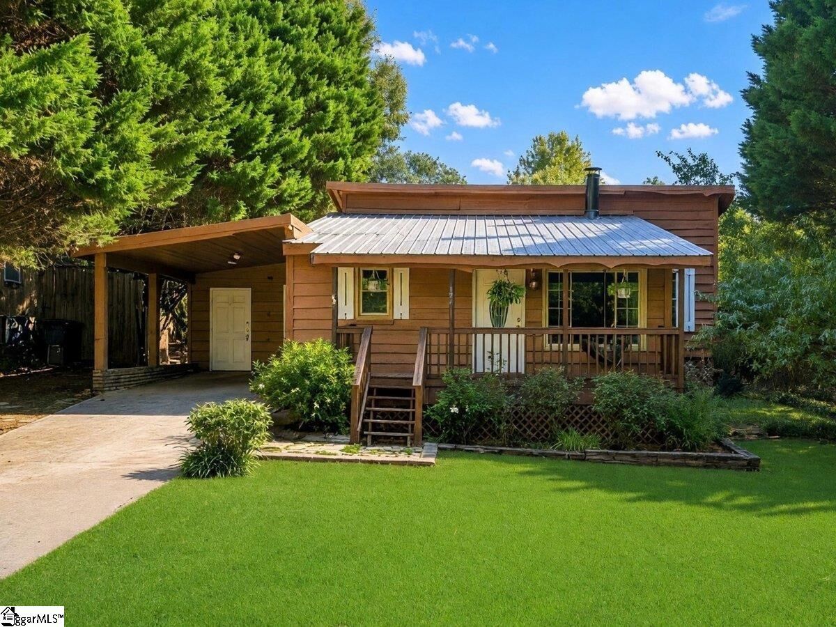 Property Photo:  124 Nottingham Lane  SC 29640 