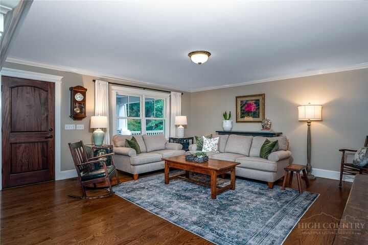 Property Photo:  191 Chestnut Drive  NC 28605 