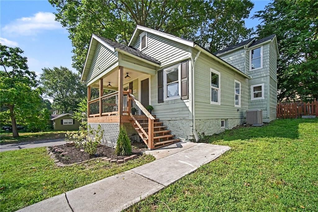 Property Photo: 936 Columbia Avenue KS 66048