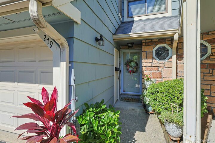 Property Photo:  279 Treetop Circle  NY 10954 
