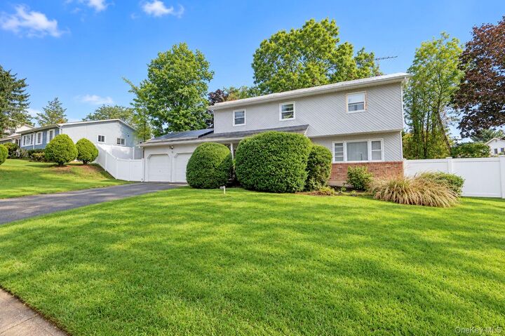 Property Photo:  38 Waterford Drive  NY 11798 
