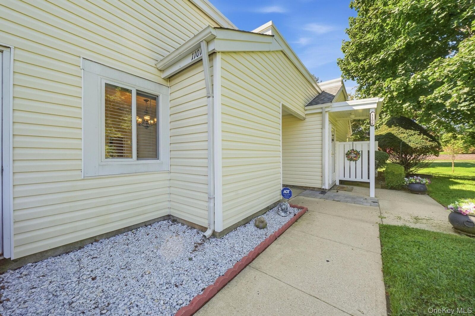 Property Photo:  1101 Cabot Court N  NY 11780 