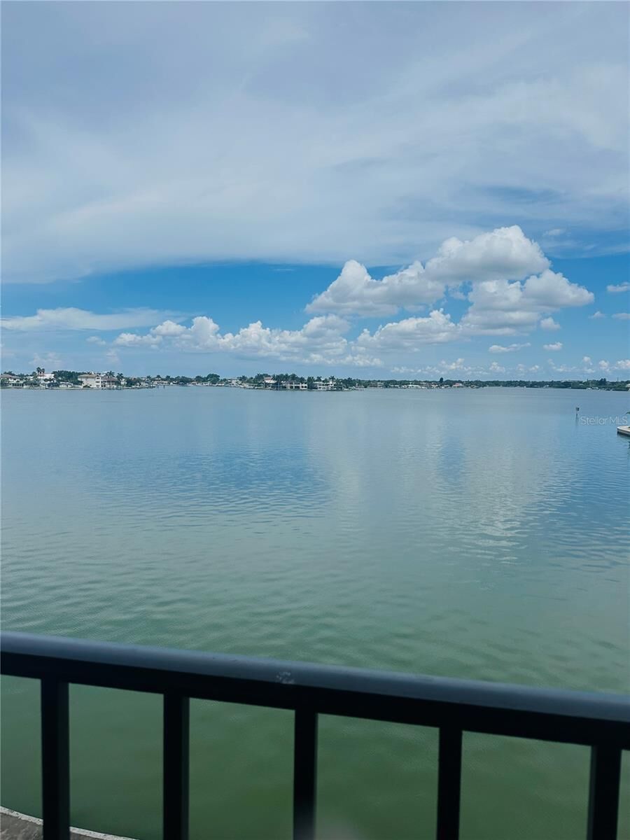 Property Photo: 7700 Sun Island Drive S 304 FL 33707