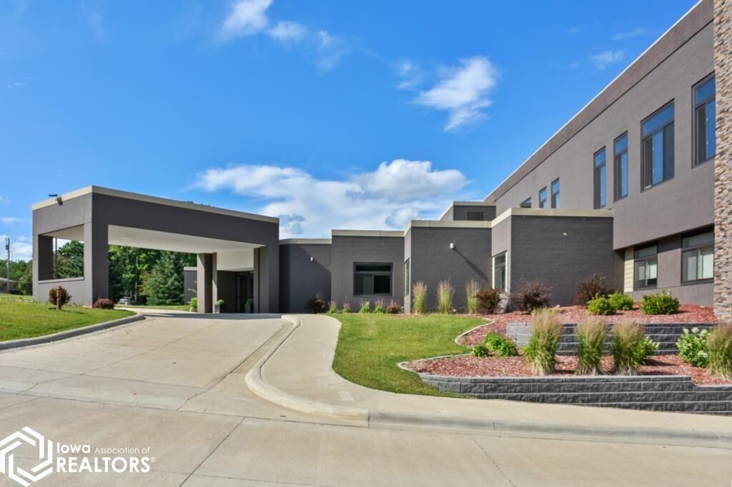 Property Photo:  110 Rocksylvania Ave,  Unit 103  IA 50126 